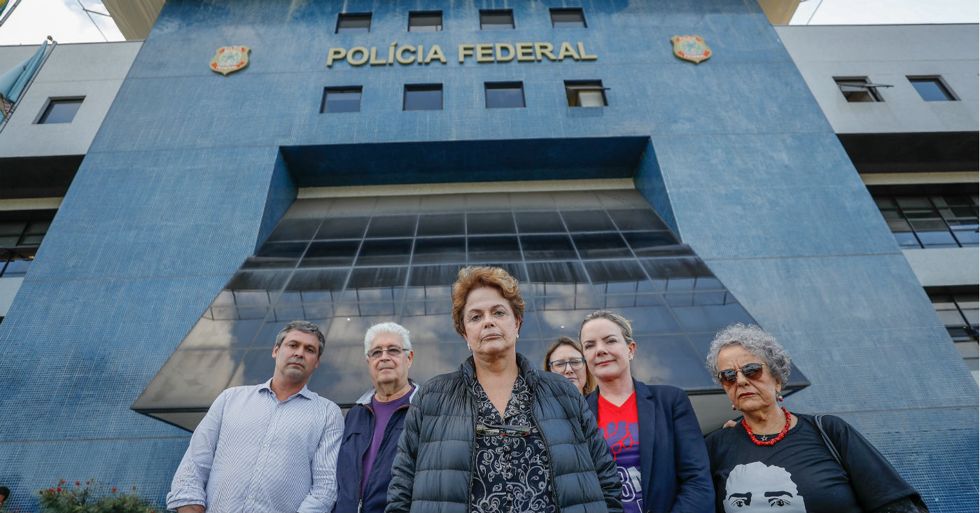 Dilma, Gleisi e grande elenco impedidos de visitar Lula. Foto: Ricardo Stuckert