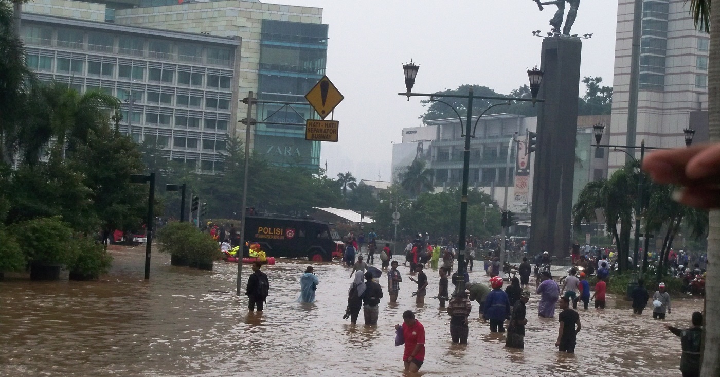 Enchente em Jacarta em 2013: cenário vai ficar cada vez pior se nada for feito. Foto: Voice of America