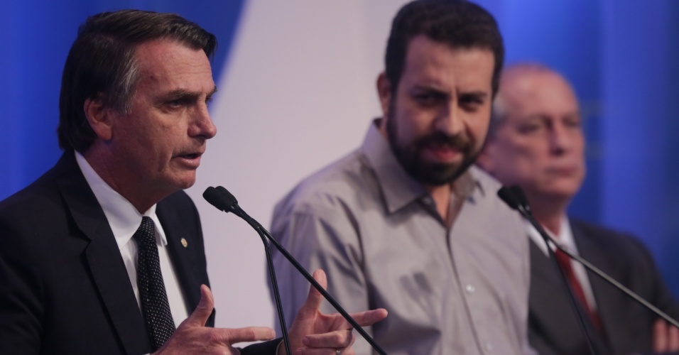 Bolsonaro no debate da RedeTV!: se é para ele atirar sozinho, não há porque brincar. Foto: Diego Padgurschi/Folhapress