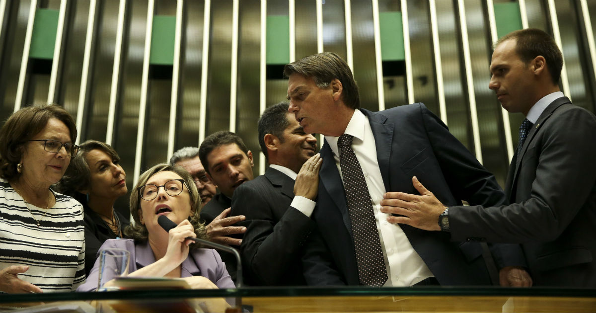 Mesmo sem mandato, Jair Bolsonaro há de dar trabalho a adversárias como Maria do Rosário. Foto: Marcelo Camargo / Agência Brasil