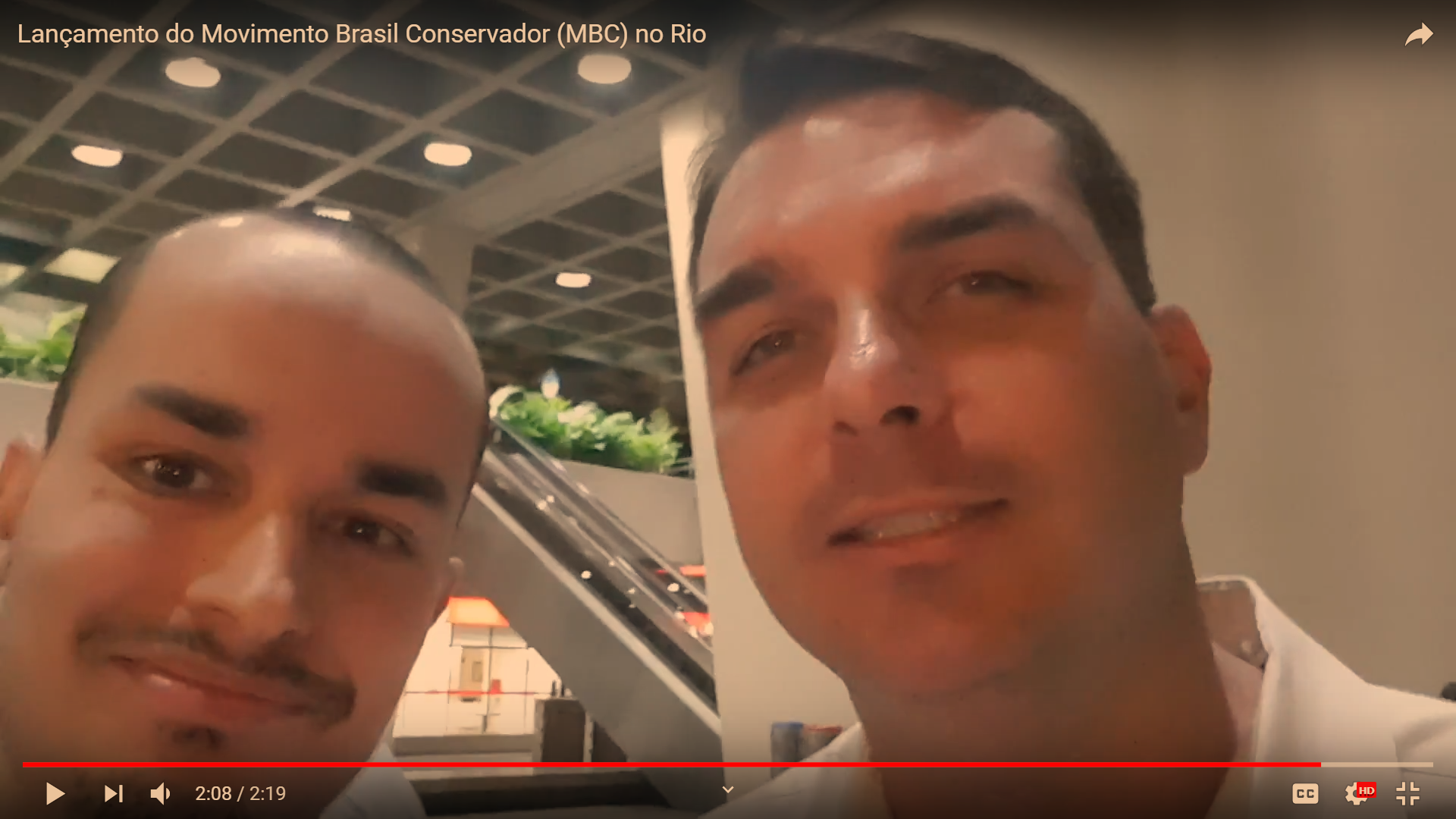 Flávio Bolsonaro em setembro: assunto era Açaí da Wal. Foto: Cedê Silva/A Agência