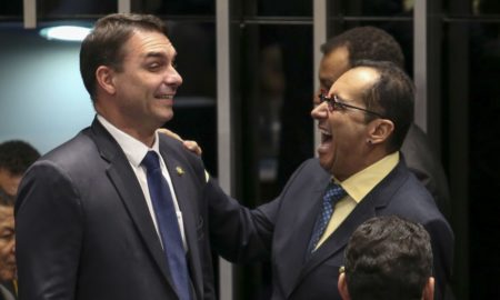 A assinatura do filho de Jair Bolsonaro foi a única da bancada do PSL a levar falta no requerimento de abertura. Foto: Fabio Rodrigues Pozzebom/Agência Brasil