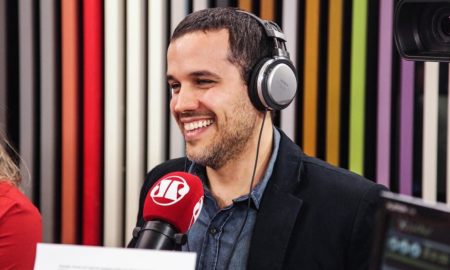 Felipe Moura Brasil, em um dia no 'Pânico': agora no comando do Jornalismo da Pan. Foto: Instagram/Felipe Moura Brasil