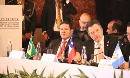 Mourão: hora de trocar o regime, mas sem agressão militar. Foto: Cancillería de Colombia