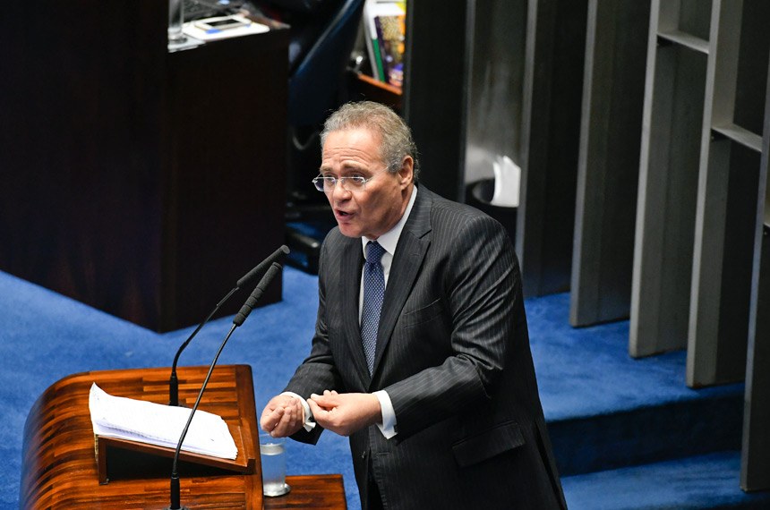 Renan desistindo: filho do Presidente anunciou voto em rival. Foto: Edilson Rodrigues/Agência Senado