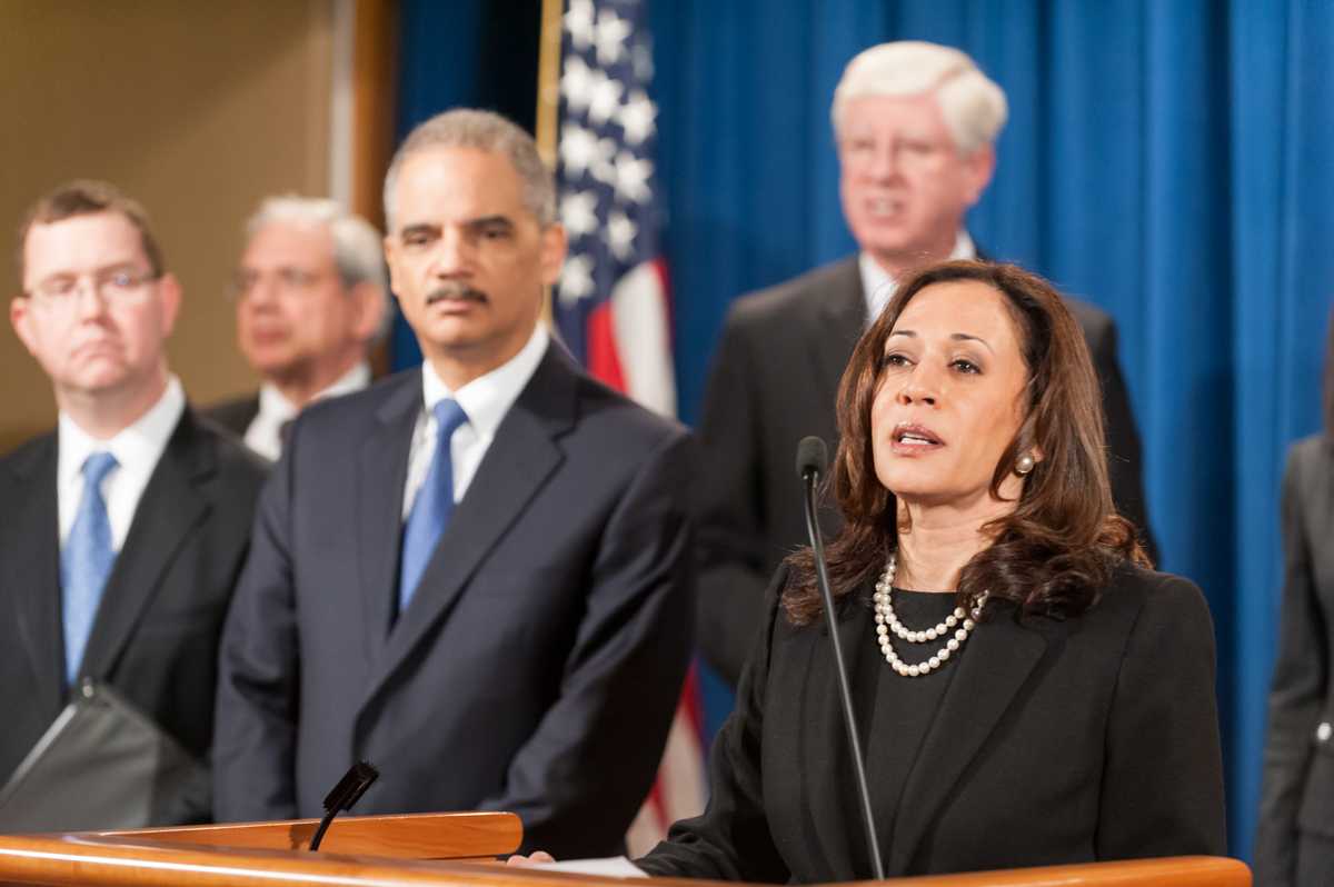 A hoje senadora Kamala Harris, em foto de 2013: reforma na Suprema Corte para frear poder do governo Trump. Foto: Department of Justice