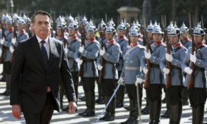 Bolsonaro no Chile: fã de Pinochet, Stroessner e Ustra vai curtir o dia 31. Foto: Marcos Corrêa/PR