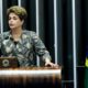 Dilma, já afastada, no palanque do Senado: pela maioria do TSE, ela estaria de volta ao púlpito. Foto: Geraldo Magela/Agência Senado