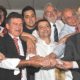 Chico Alencar, Ivan Valente, Eduardo Suplicy e outros com Battisti na Papuda, em 2009: amigos para sempre. Foto: José Cruz/Agência Brasil