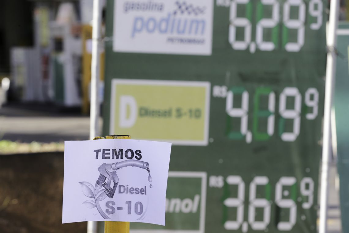 Cada centavo a menos no diesel do caminhoneiro custa uma fortuna para todos os trabalhadores. Foto: Fabio Rodrigues Pozzebom/Agência Brasil